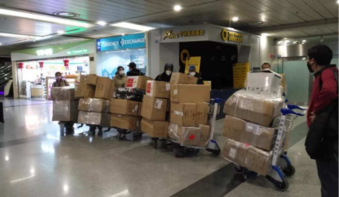 8102de5d-76af-4e13-9223-8f36e241e5db 出格报路|Z6尊龙凯时集团捐赠首批紧缺防疫物资运抵华西医院