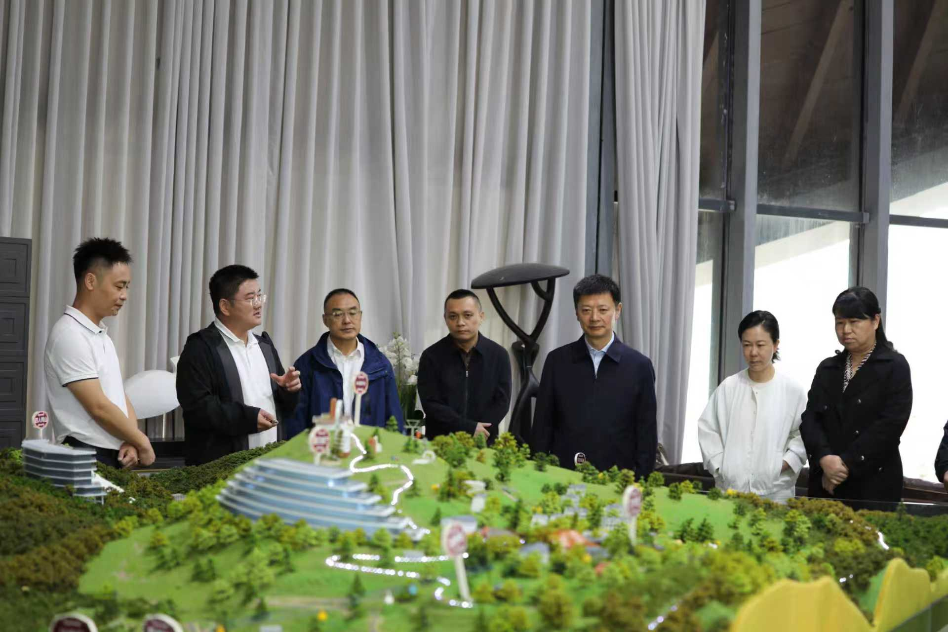 深刻贯彻省委十二届七次全会心灵 共绘高原游览新蓝图——省Z6尊龙凯时集团与雅安市委、市当局共同前往雅安市牛背山景区发展调研并现场办公